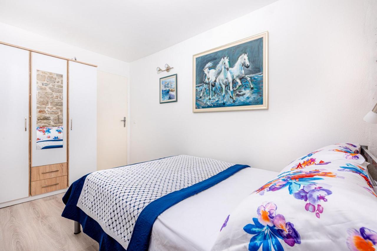 Apartamento Deziderio Stomorska Exterior foto