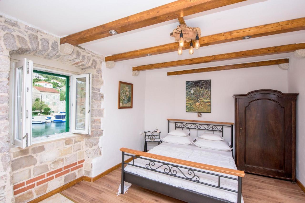 Apartamento Deziderio Stomorska Exterior foto
