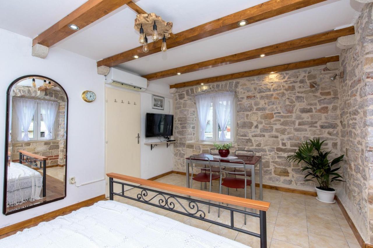 Apartamento Deziderio Stomorska Exterior foto