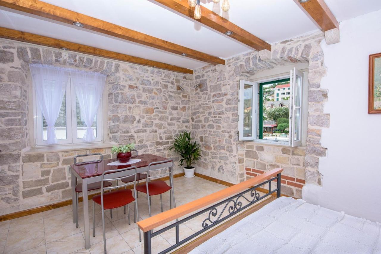 Apartamento Deziderio Stomorska Exterior foto